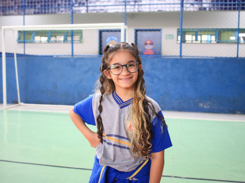 Prefeitura de Fabriciano entrega 1.200 óculos para alunos da rede municipal com problemas de visão