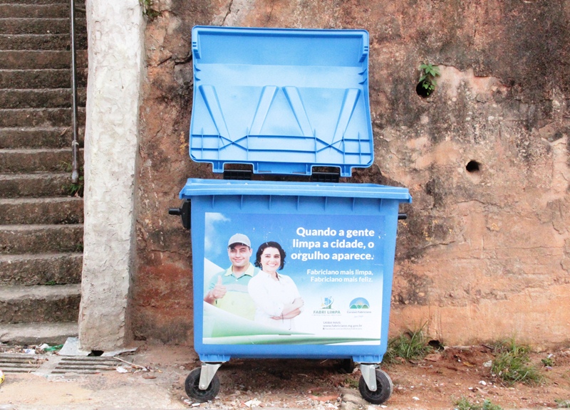 Fabriciano instala 300 novas lixeiras na cidade