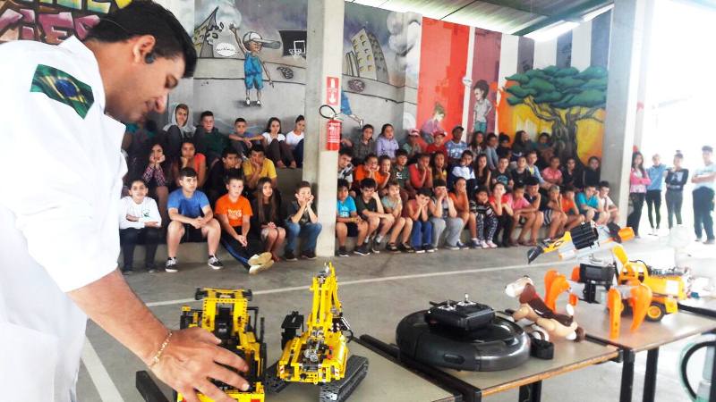 Alunos da Rede Municipal de Fabriciano participam do projeto  "Robótica na Escola"