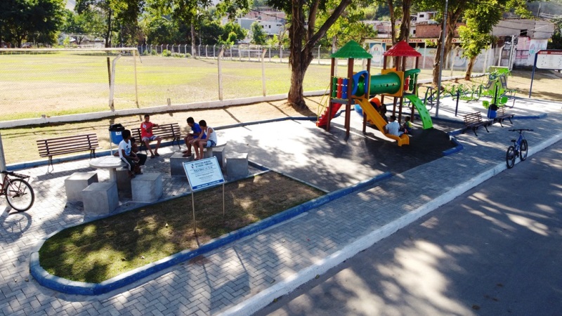 Prefeitura de Fabriciano entrega nova praça no bairro Frederico Ozanan com parquinho e Academia da Saúde