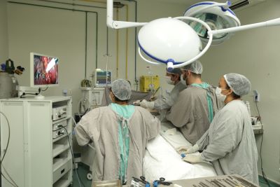 Hospital Dr. José Maria Morais realiza primeira cirurgia por videolaparoscopia