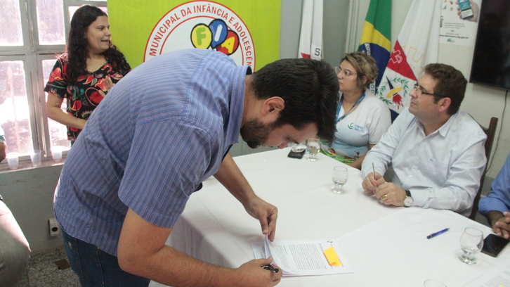 Entidades de Fabriciano formalizam termo para desenvolvimento de projetos