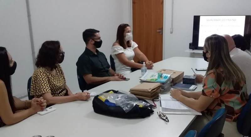 Fabriciano apresenta a Caratinga modelo de “Volta às aulas”