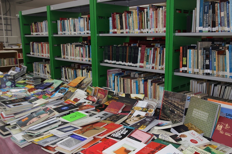 Biblioteca Municipal de Fabriciano recebe 450 novos livros