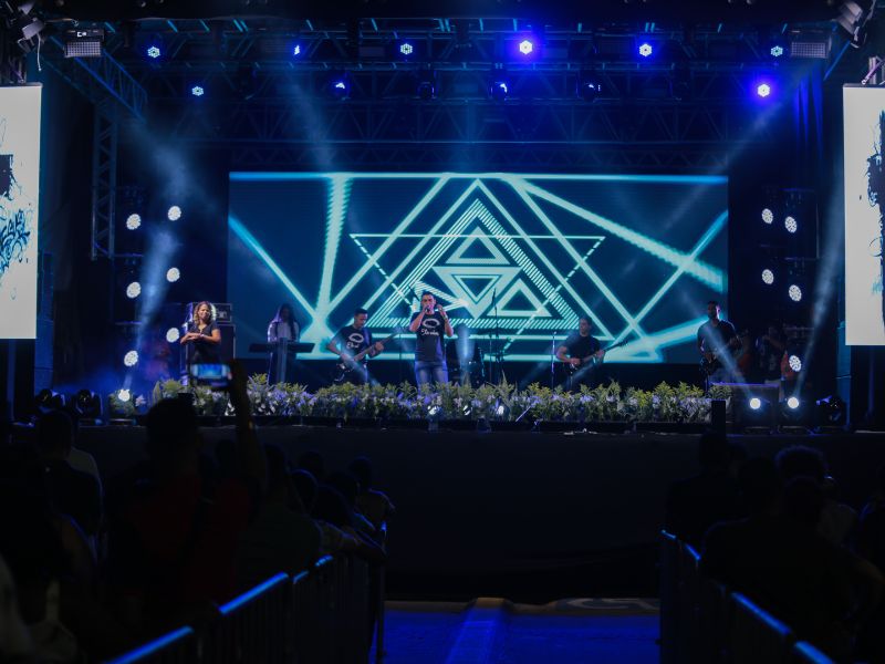 Artistas regionais emocionam público na abertura do 3° Festival Gospel de Fabriciano