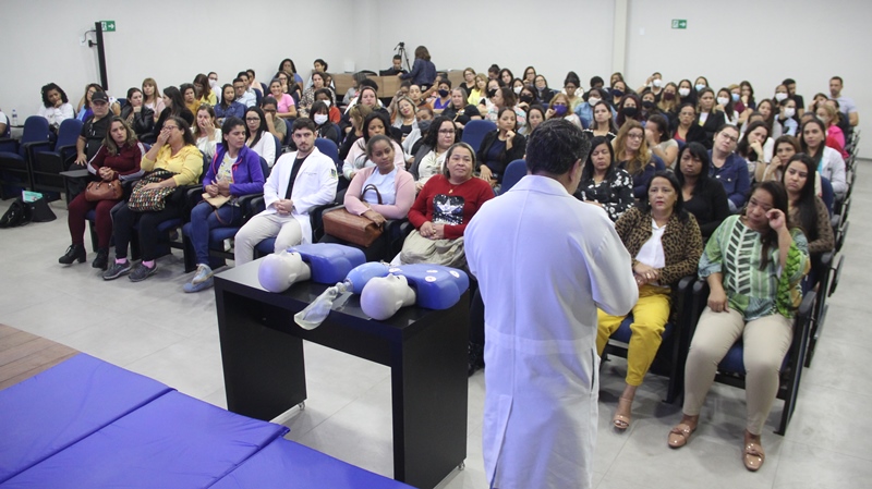 Qualificação das equipes marca retorno às aulas em Coronel Fabriciano