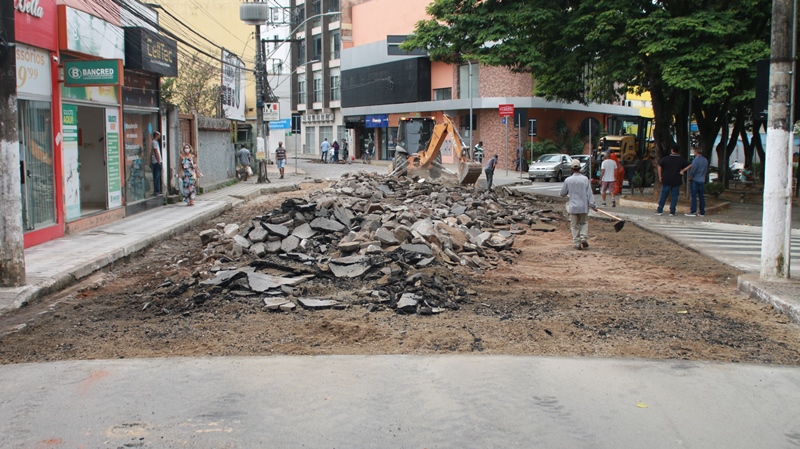 Pavimentação do Centro de Fabriciano entra na reta final com início das obras na Duque de Caxias