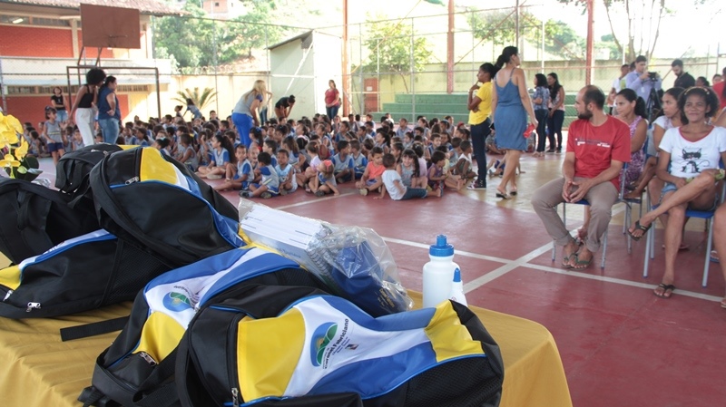 Prefeitura de Fabriciano começa a entregar os Kits Escolares
