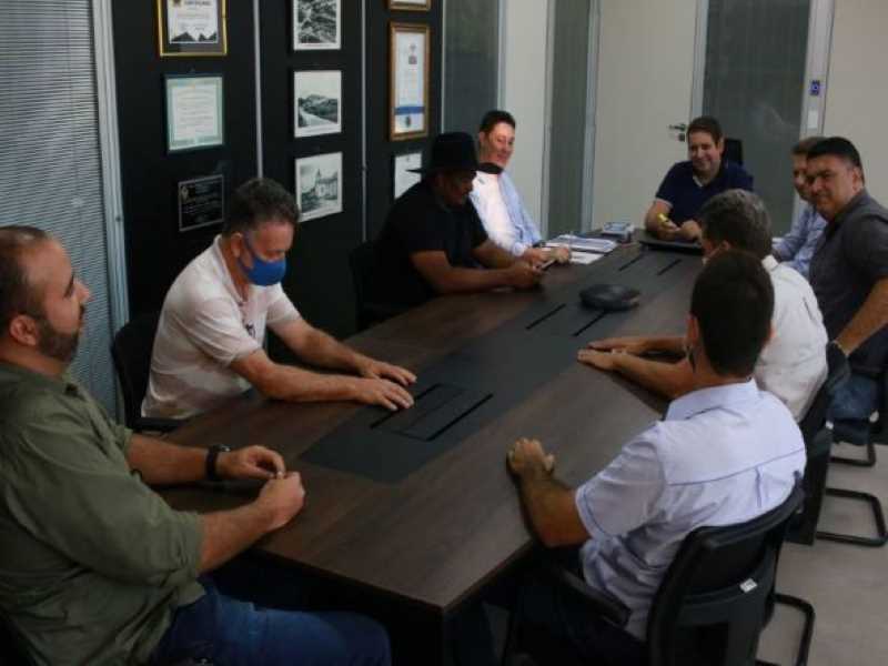 Prefeitura de Fabriciano anuncia novo pacote de obras para construção de três praças e cobertura de quadra