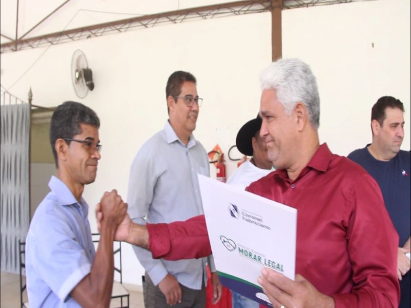 “Morar Legal” garante escritura de imóveis para famílias do Novo Reno, em Fabriciano