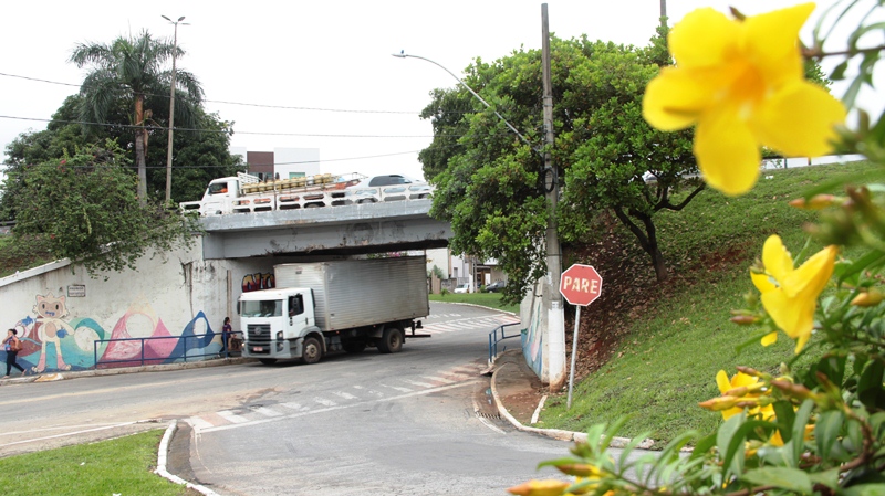 Viaduto sobre Av. Magalhães Pinto será interditado para obras paliativas
