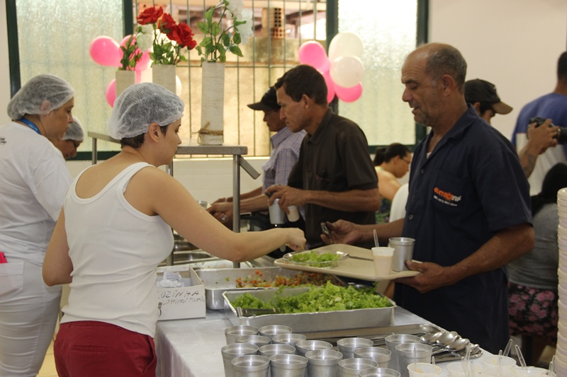 Cozinha Comunitária realiza almoço em comemoração aos 8 anos de funcionamento