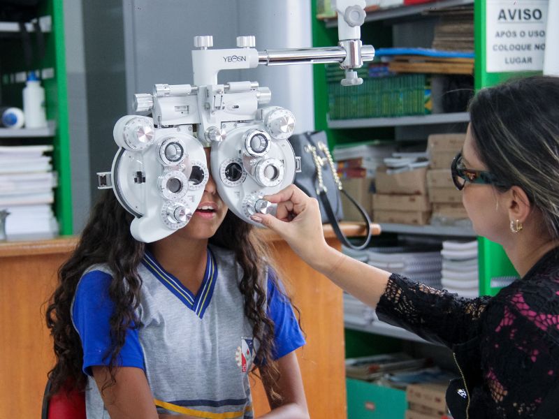 Prefeitura leva exames oftalmológicos para escolas municipais e vai beneficiar quase 7 mil alunos