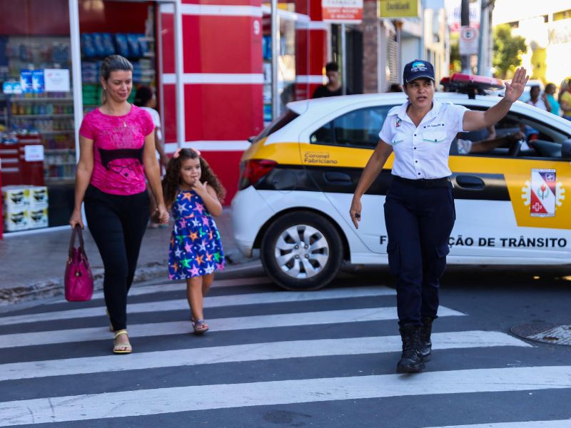Coronel Fabriciano promove ações educativas de segurança no trânsito em alusão ao Maio Amarelo