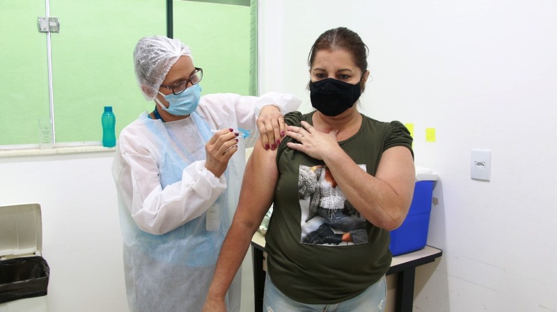 Coronel Fabriciano vacina 7,6 mil pessoas em um só dia e se aproxima de 40 mil vacinados em 1ª dose