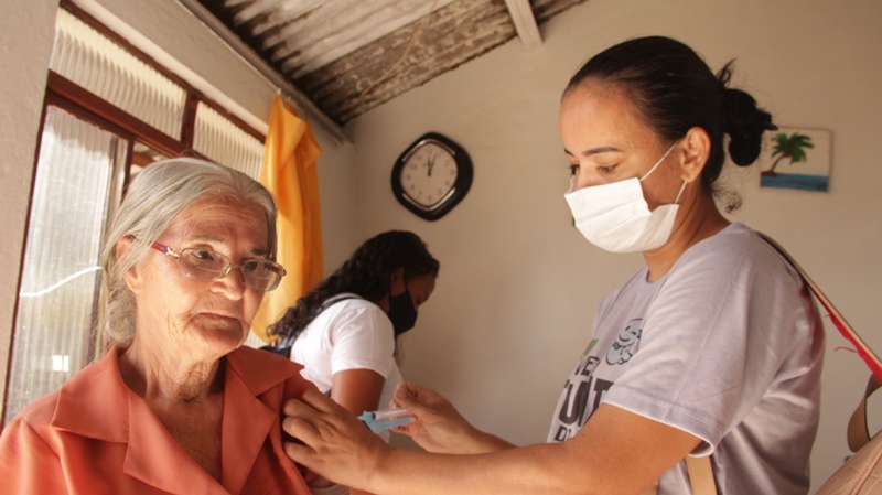 Fabriciano é primeira cidade do Brasil com 95% dos idosos imunizados com 1ª e 2ª doses contra Covid-19