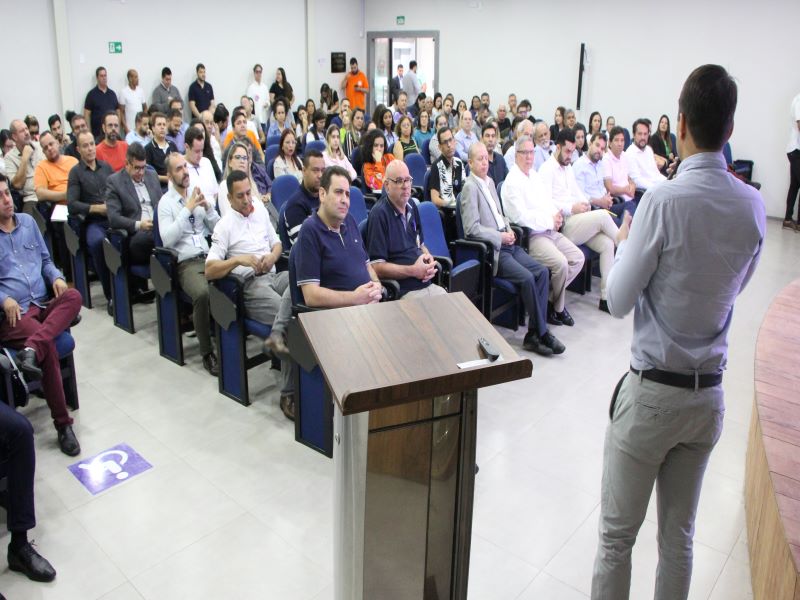Portal do Emprego de Fabriciano reúne quem busca emprego e quem tem vagas a divulgar