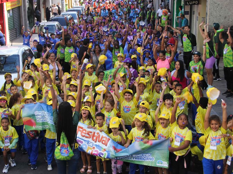 Mais de 700 alunos da rede municipal de Educação de Fabriciano realiza 9ª Edição do Festival de Férias