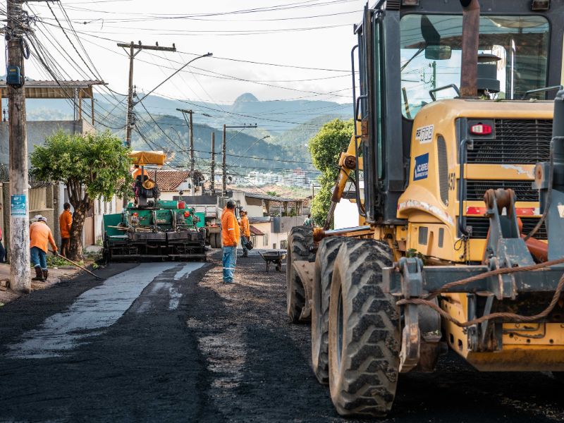 Melhorias na infraestrutura e asfalto novo chegam em mais 35 vias de Fabriciano
