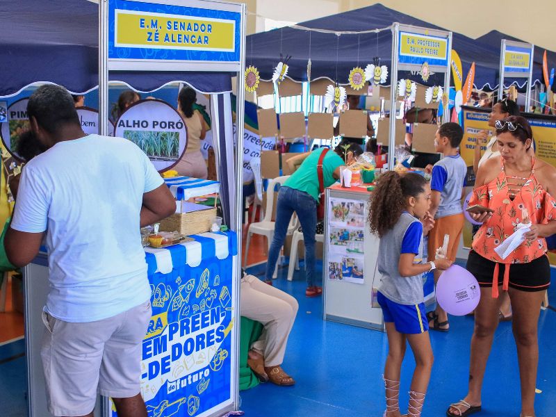 Estudantes de Fabriciano dão exemplo de inovação e criatividade na 1ª Feira Empreendedores do Futuro