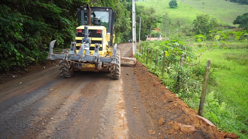Prefeitura de Fabriciano inicia pavimentação da estrada da Serra dos Cocais