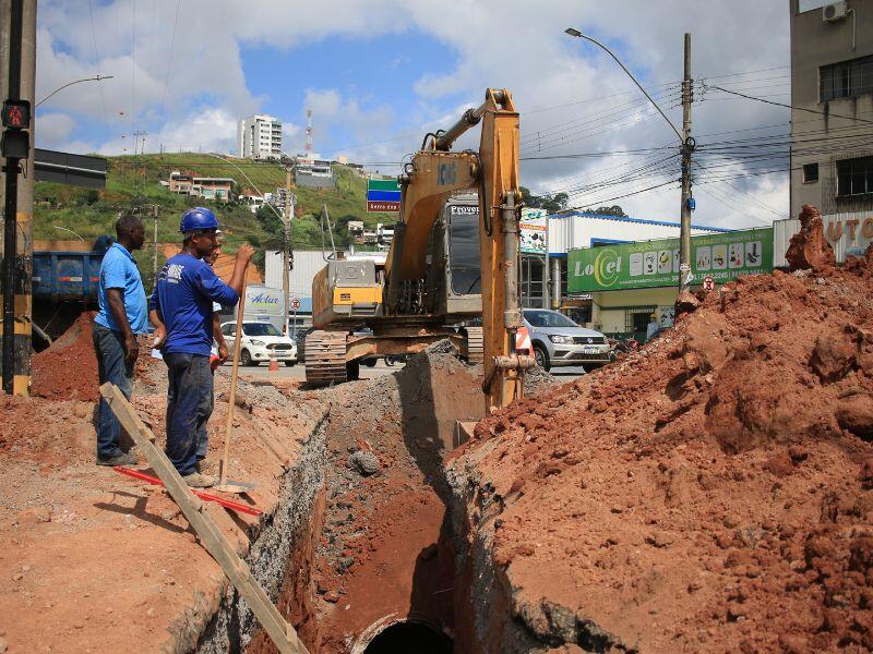 Prefeitura de Fabriciano espera acabar com alagamentos na “Rodoviária Velha” com obra de drenagem