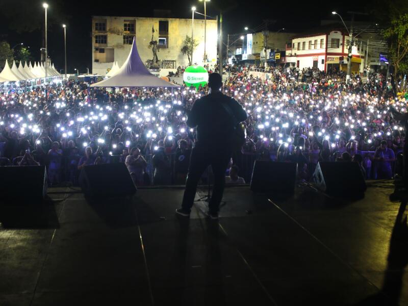 Anderson Freire encerra o 4º Festival Gospel de Fabriciano com show memorável e coro de mais 10 mil pessoas