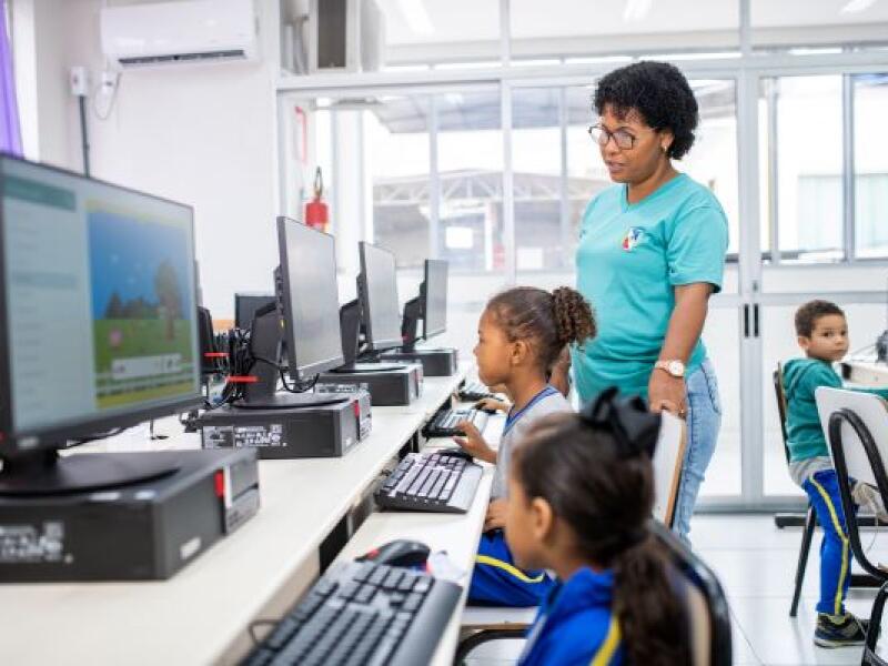 Fabriciano ganha Selo de Ouro pelo Compromisso Nacional Criança Alfabetizada