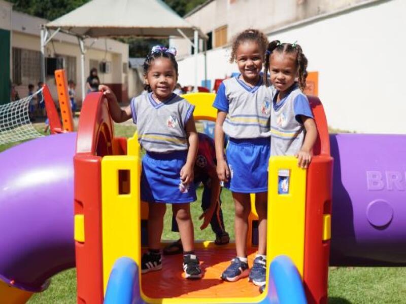 Mais de 10 mil alunos retornam às aulas nas escolas municipais de Coronel Fabriciano