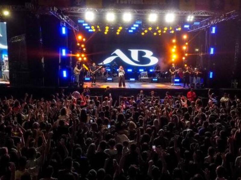 Aline Barros encerra Festival Gospel com show emocionante e público recorde em Coronel Fabriciano