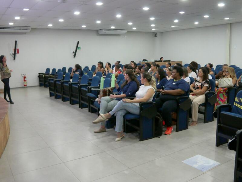 Prefeitura de Coronel Fabriciano promove capacitação sobre introdução alimentar para profissionais dos CMEIs