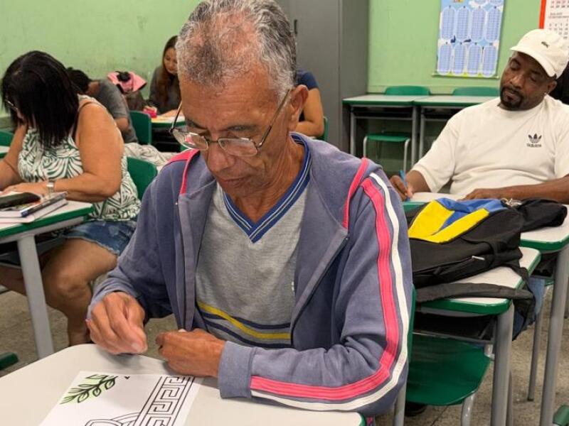 Coronel Fabriciano reforça prazo final para matrículas na Educação de Jovens e Adultos